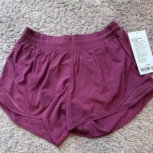 4” mulled wine hotty hot lululemon shorts!!!